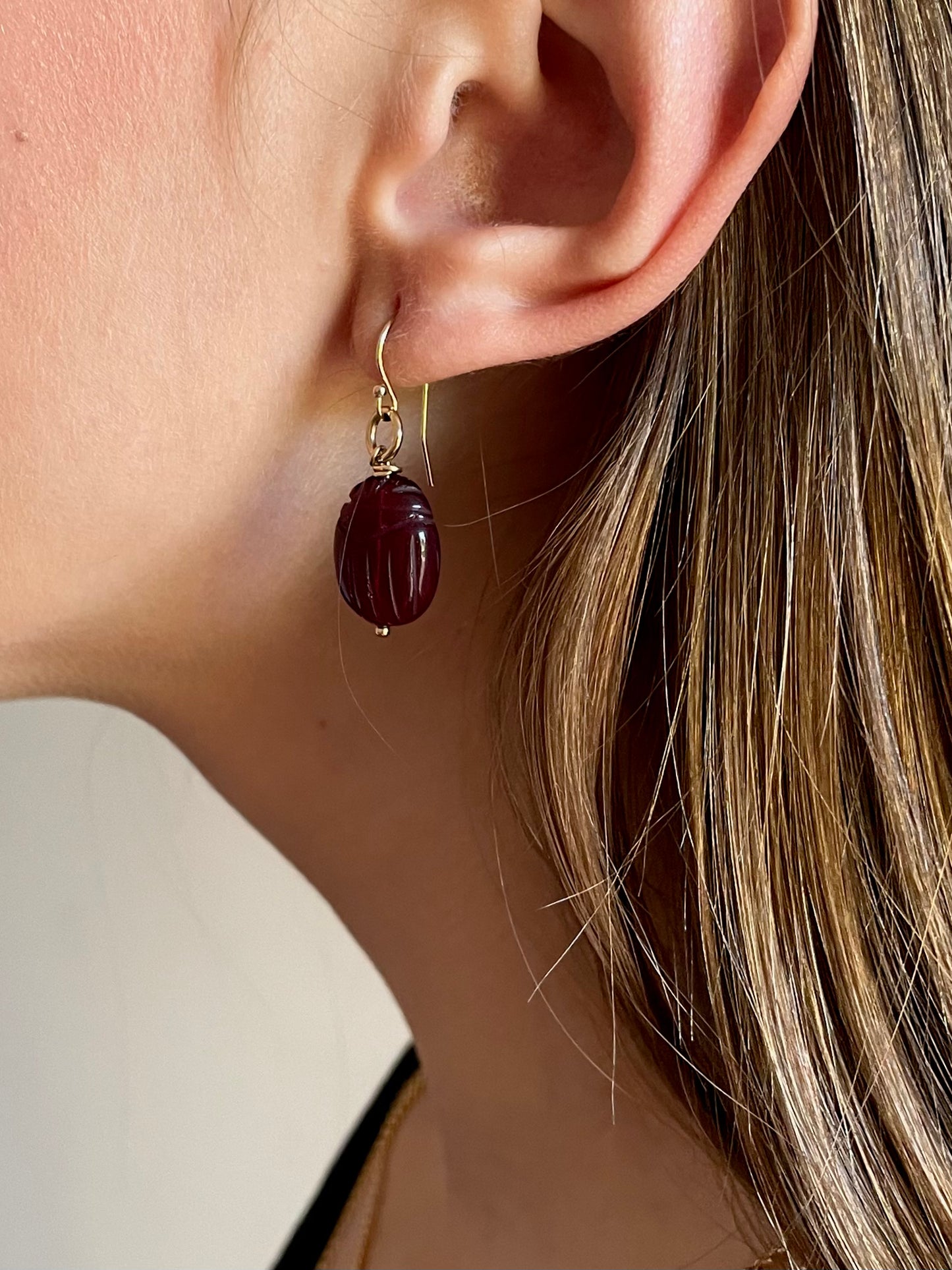 Pendientes Escarabajo Granate
