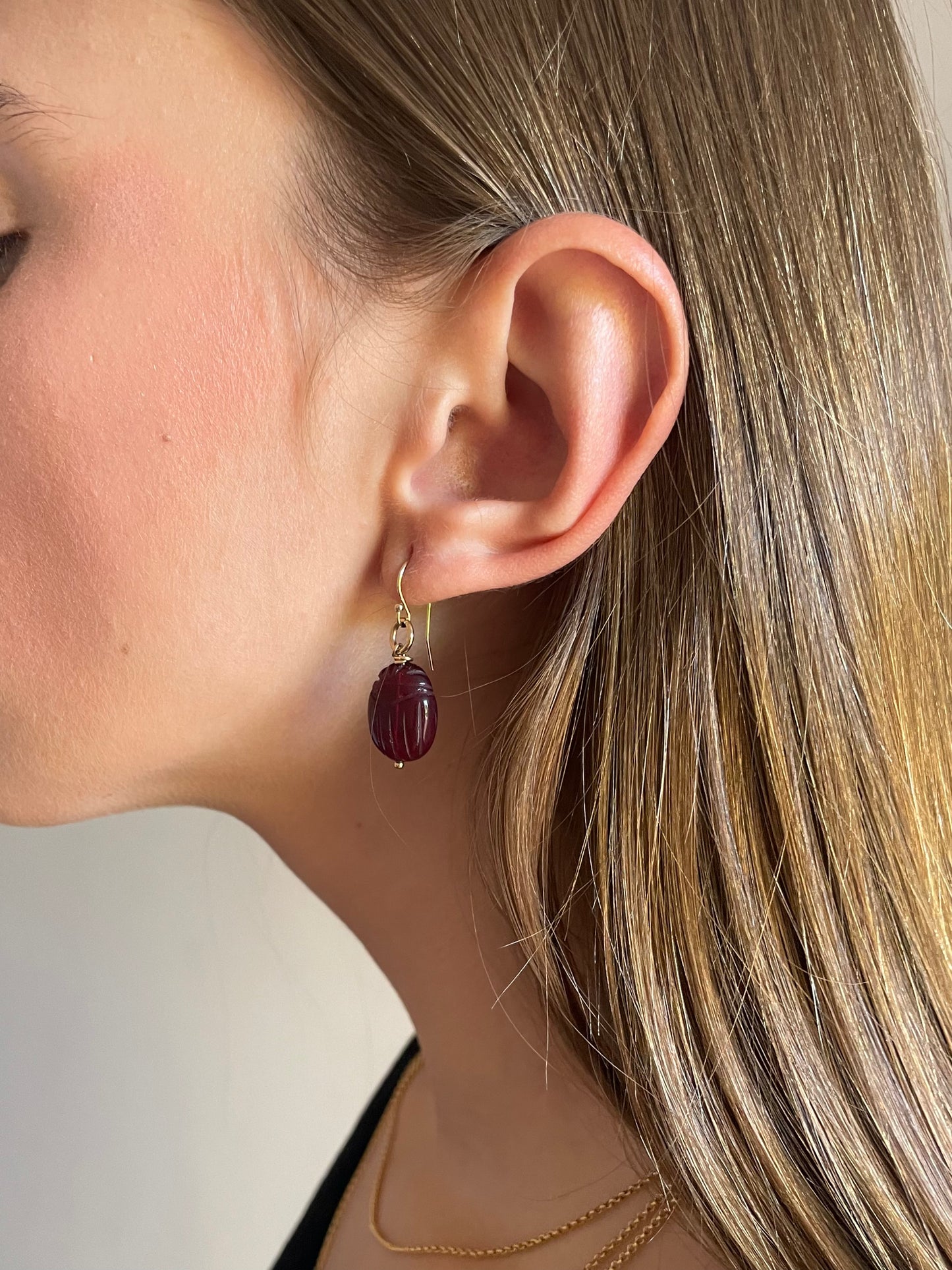 Pendientes Escarabajo Granate