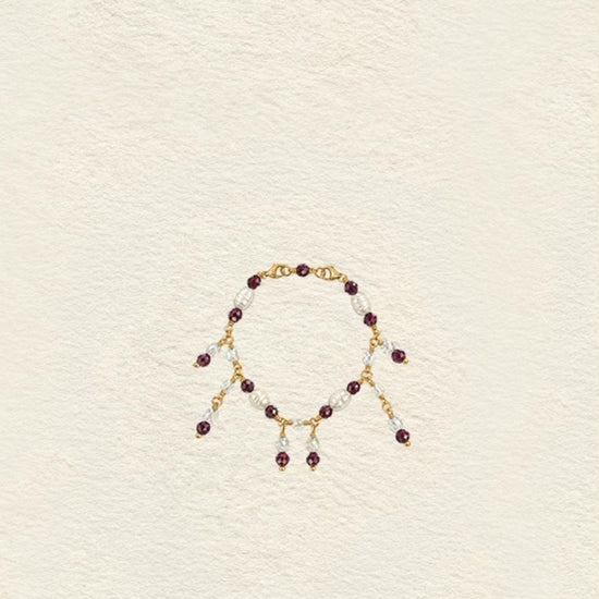 Vídeo de la pulsera Claroscuro uniéndose al choker Aura. Joyas transformables.